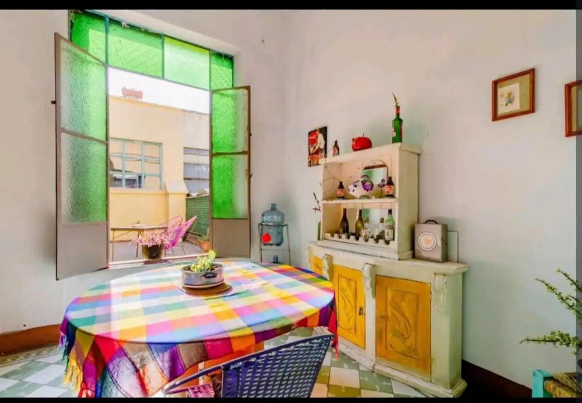 1 Guadalajara Corazon Del Centro Historico Hospedate En Una Casa Antigua En Una Habitacion Sencilla Con Areas Comunes Y Banos Compartidas Luaran gambar