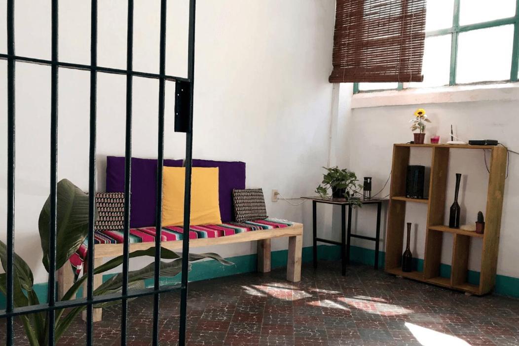 1 Guadalajara Corazon Del Centro Historico Hospedate En Una Casa Antigua En Una Habitacion Sencilla Con Areas Comunes Y Banos Compartidas Luaran gambar