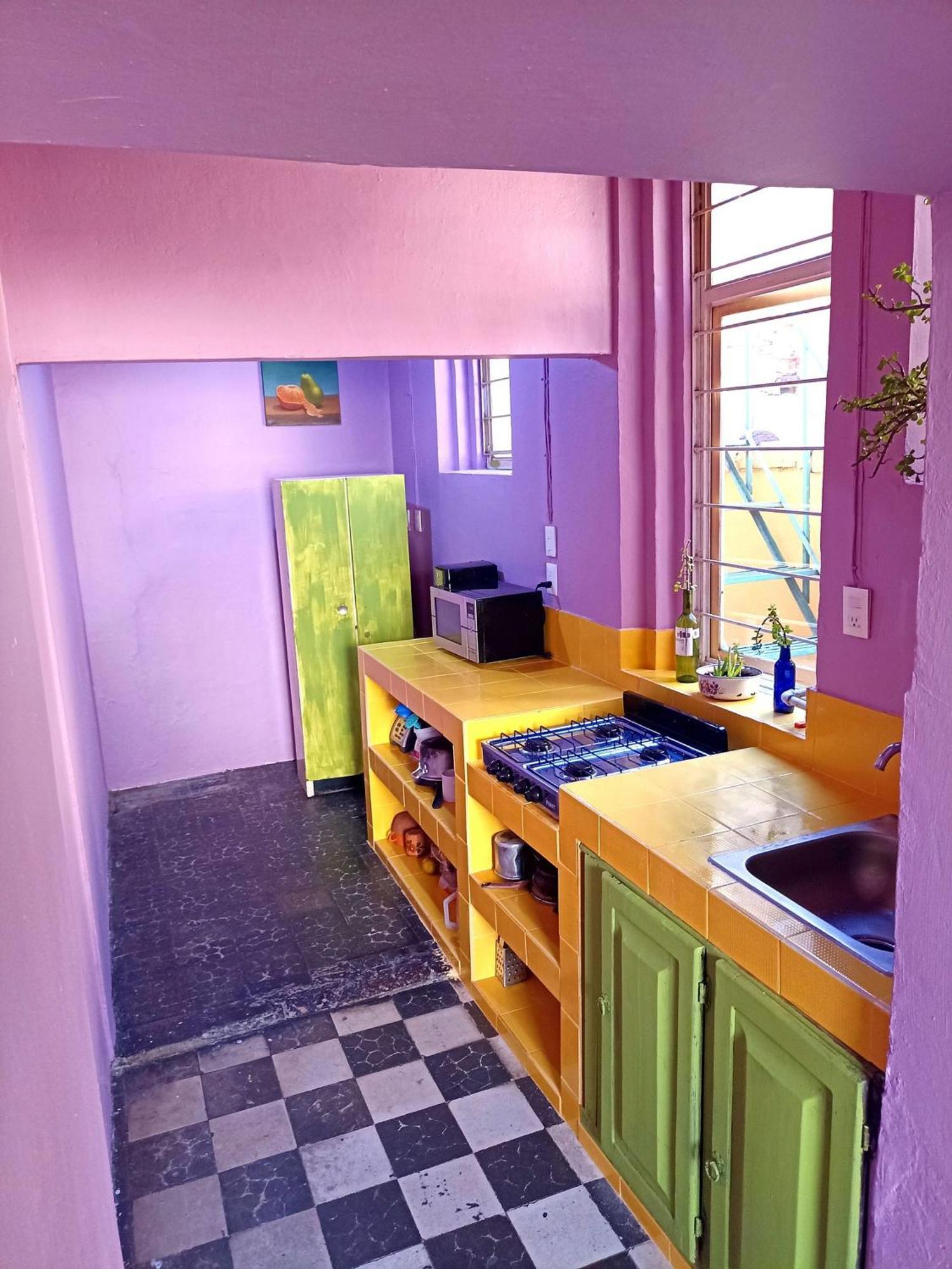 1 Guadalajara Corazon Del Centro Historico Hospedate En Una Casa Antigua En Una Habitacion Sencilla Con Areas Comunes Y Banos Compartidas Luaran gambar